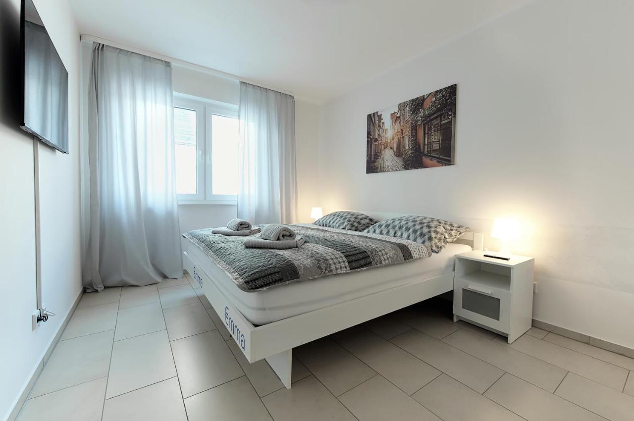 Modern Wohnen I Smart Tv I Terrasse I 2X Parkplatz I 2 Schlafzimmer I 6 Schlafplaetze Bad Oeynhausen Eksteriør billede