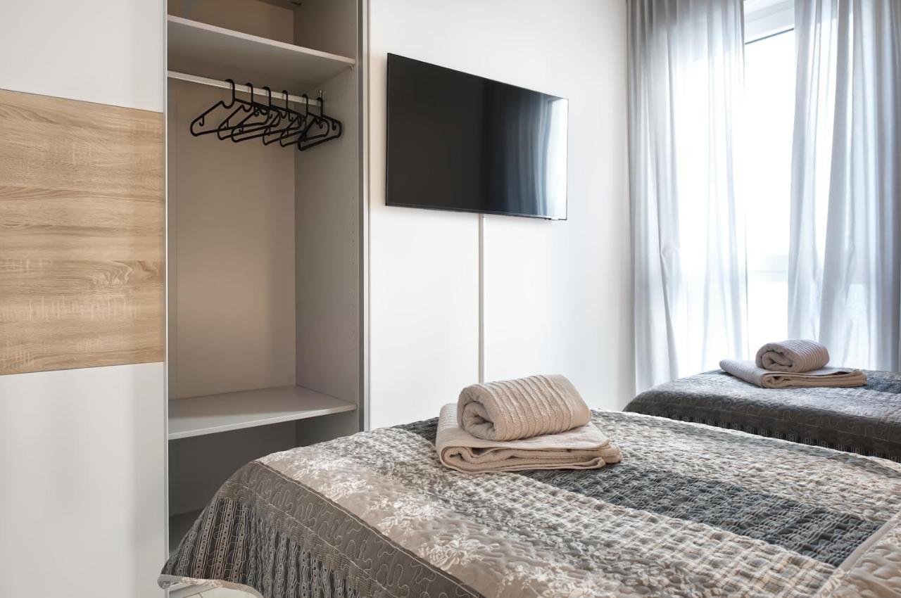 Modern Wohnen I Smart Tv I Terrasse I 2X Parkplatz I 2 Schlafzimmer I 6 Schlafplaetze Bad Oeynhausen Eksteriør billede