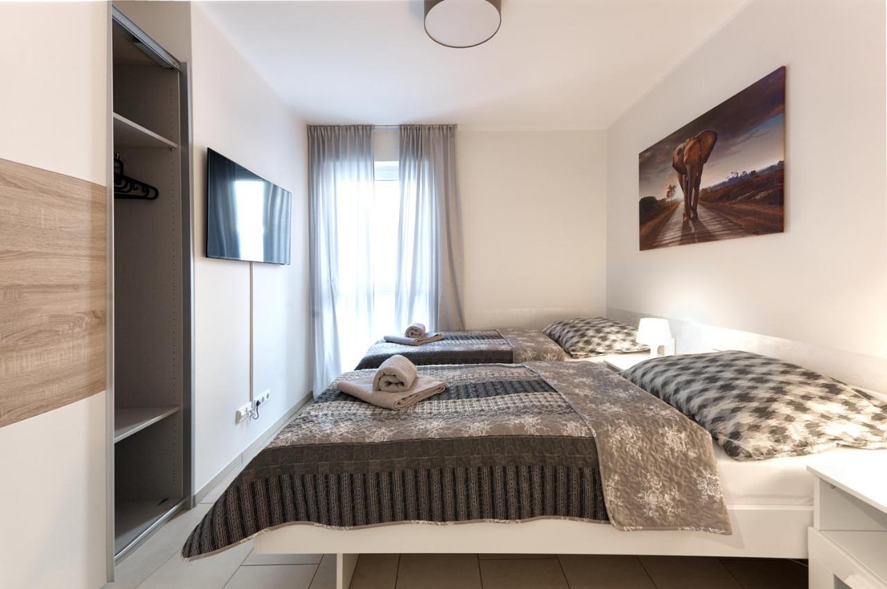 Modern Wohnen I Smart Tv I Terrasse I 2X Parkplatz I 2 Schlafzimmer I 6 Schlafplaetze Bad Oeynhausen Eksteriør billede